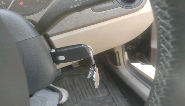 2014 Skoda Rapid AMBITION 1.6 MPI MT PLUS, Petrol, Manual, 44,557 km, interior