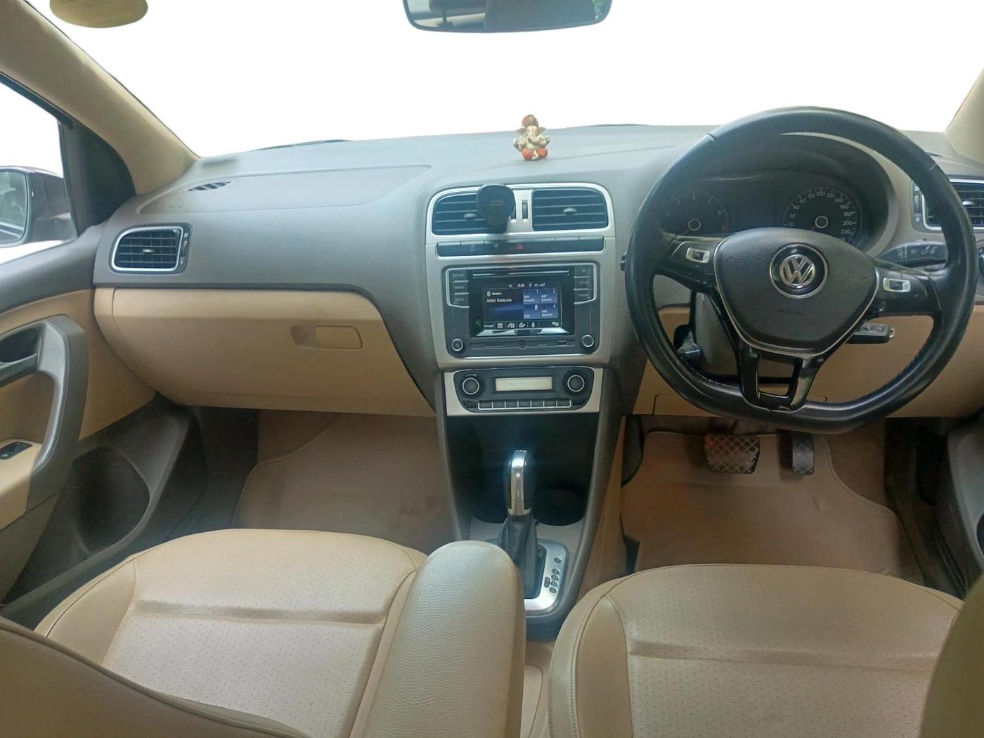 2016 Volkswagen Vento HIGHLINE PETROL AT, Petrol, Automatic, 96,804 km, interior