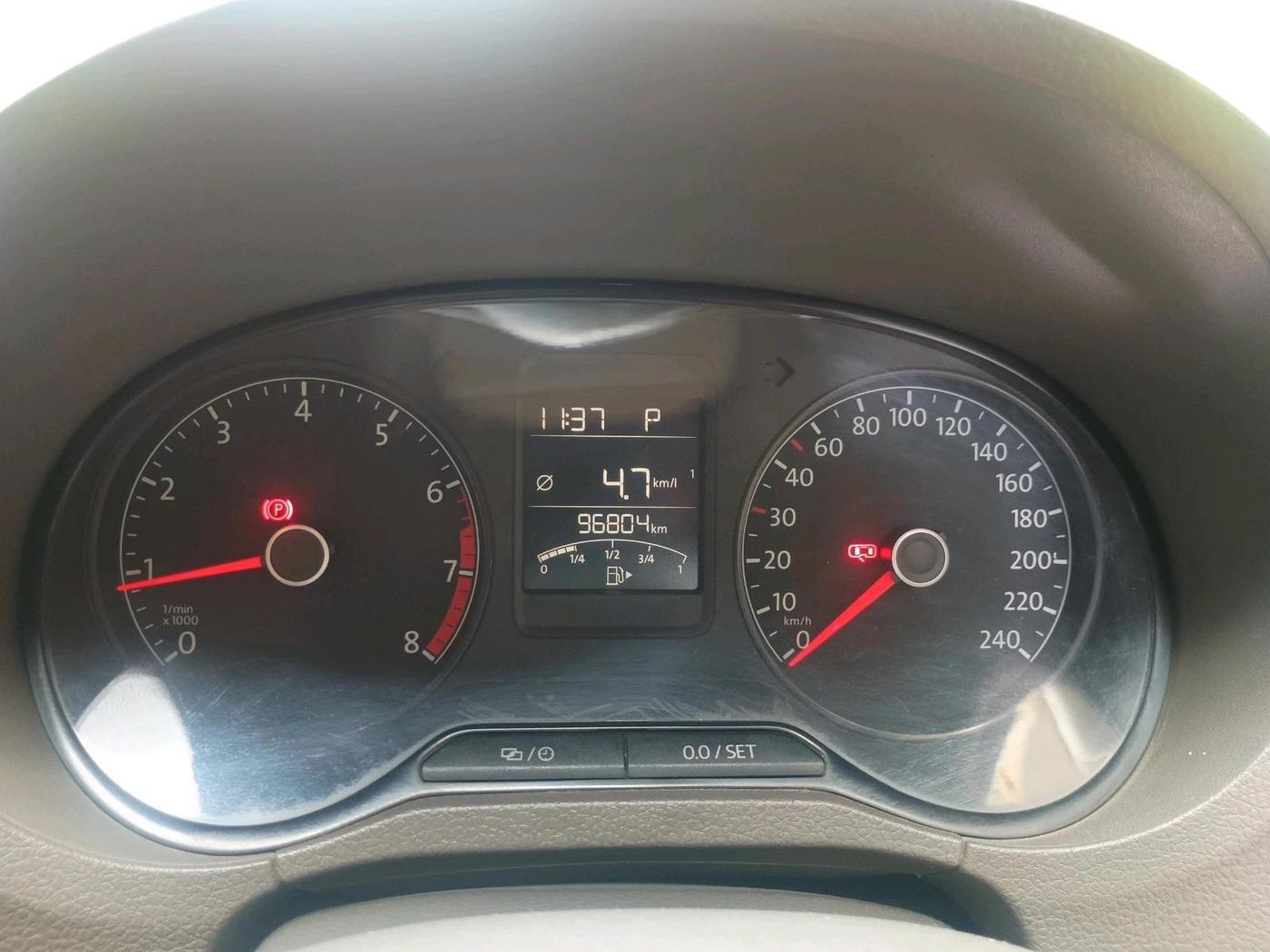 2016 Volkswagen Vento HIGHLINE PETROL AT, Petrol, Automatic, 96,804 km, interior