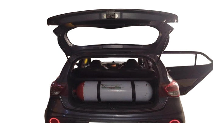 2017 Hyundai Grand i10 SPORTZ 1.2 KAPPA VTVT, CNG, Manual, 1,75,317 km, exterior