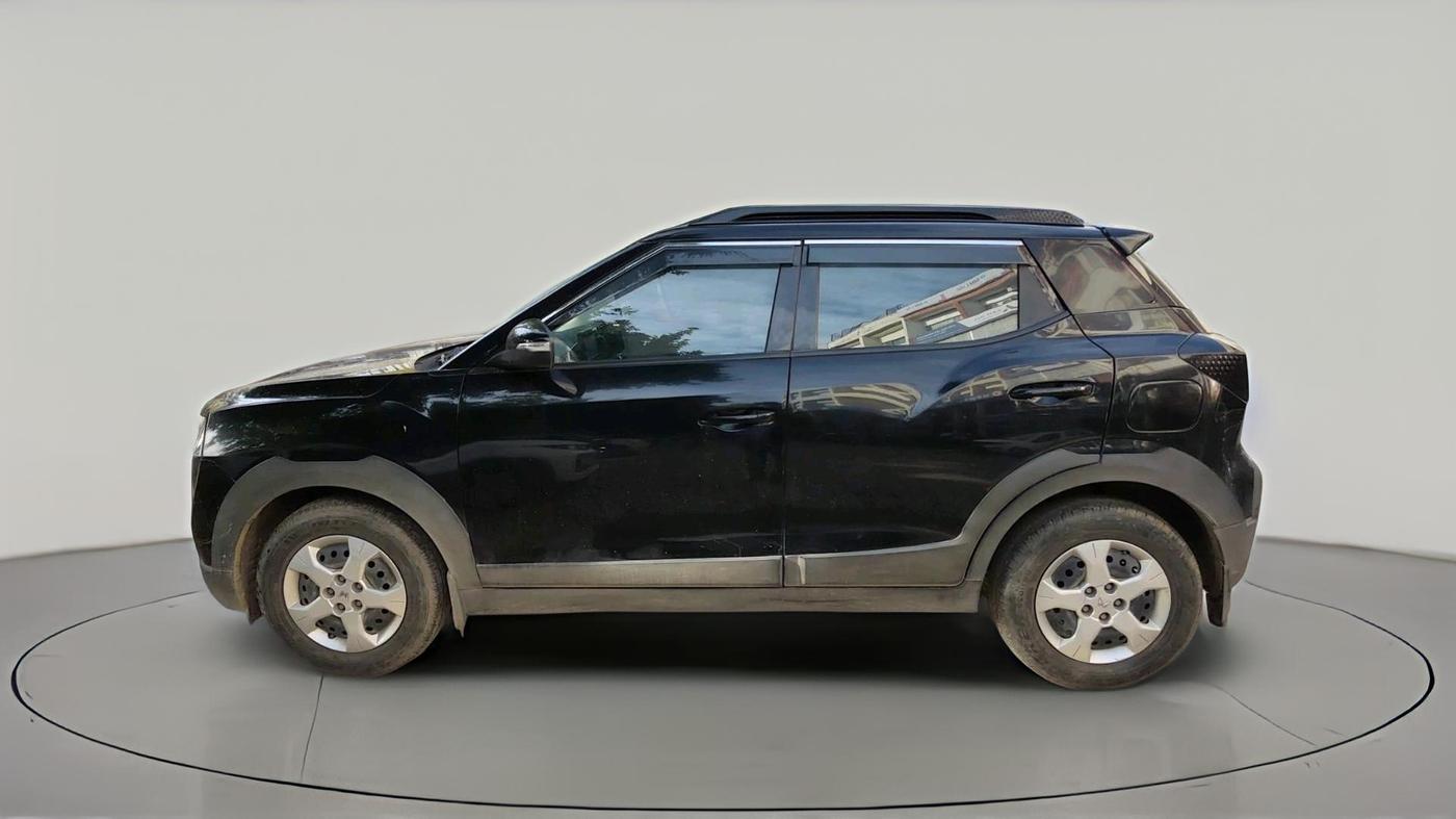 2025 Mahindra XUV 3XO MX2 1.5 Turbo Diesel, Diesel, Manual, 42,683 km, exterior