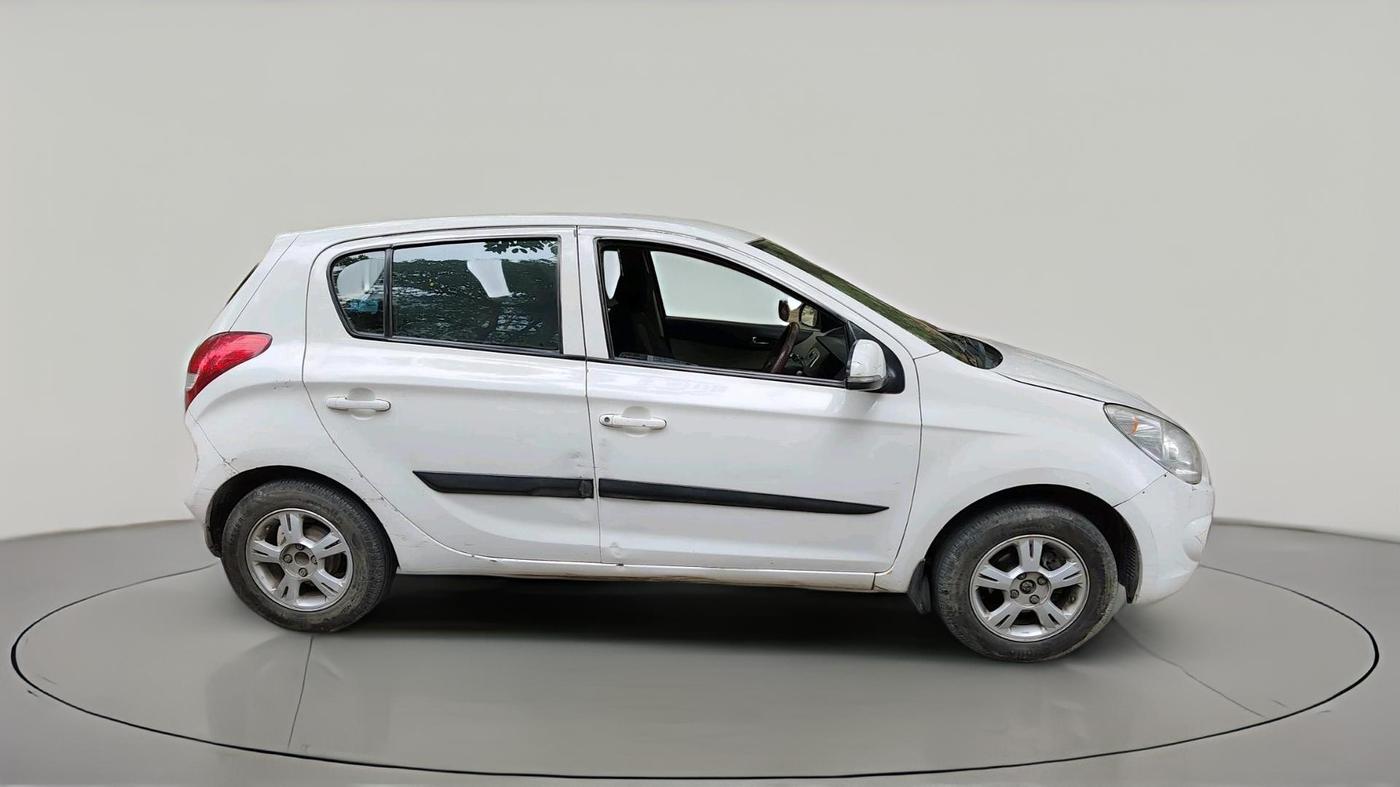 2011 Hyundai i20 SPORTZ 1.2, CNG, Manual, 1,37,663 km, exterior