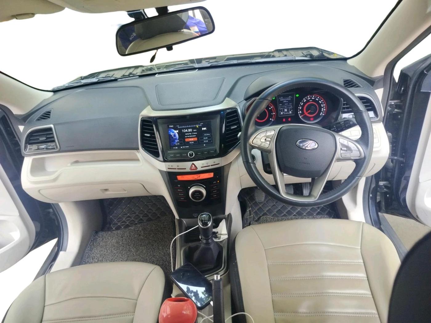 2021 Mahindra XUV300 W8 1.2 PETROL, Petrol, Manual, 61,463 km, interior