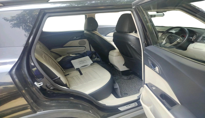 2021 Mahindra XUV300 W8 1.2 PETROL, Petrol, Manual, 61,463 km, interior
