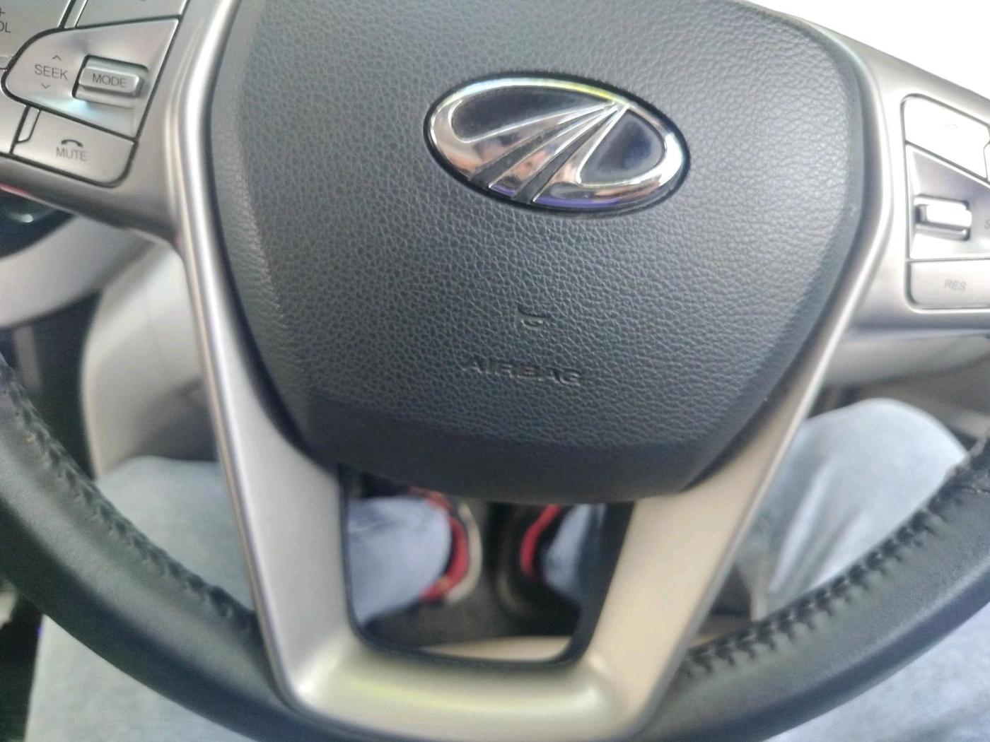 2021 Mahindra XUV300 W8 1.2 PETROL, Petrol, Manual, 61,463 km, interior