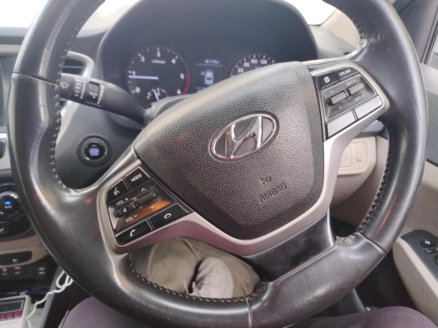 2017 Hyundai Verna 1.6 SX (O) CRDI MT, Diesel, Manual, 1,78,485 km, interior