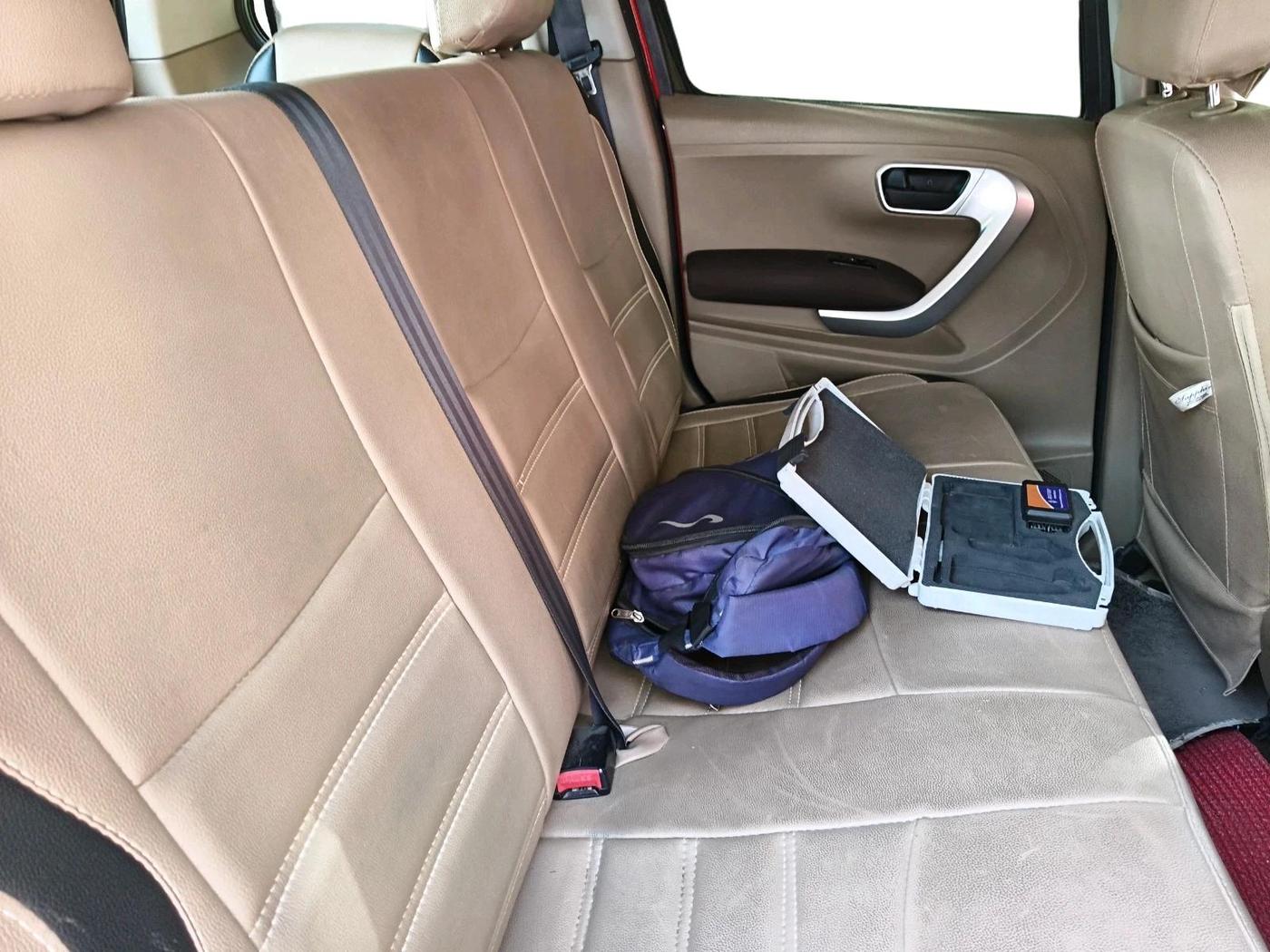 2017 Mahindra TUV300 T8, Diesel, Manual, 47,969 km, interior