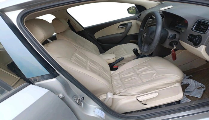 2011 Volkswagen Vento HIGHLINE 1.6 MPI, Petrol, Manual, 56,657 km, interior