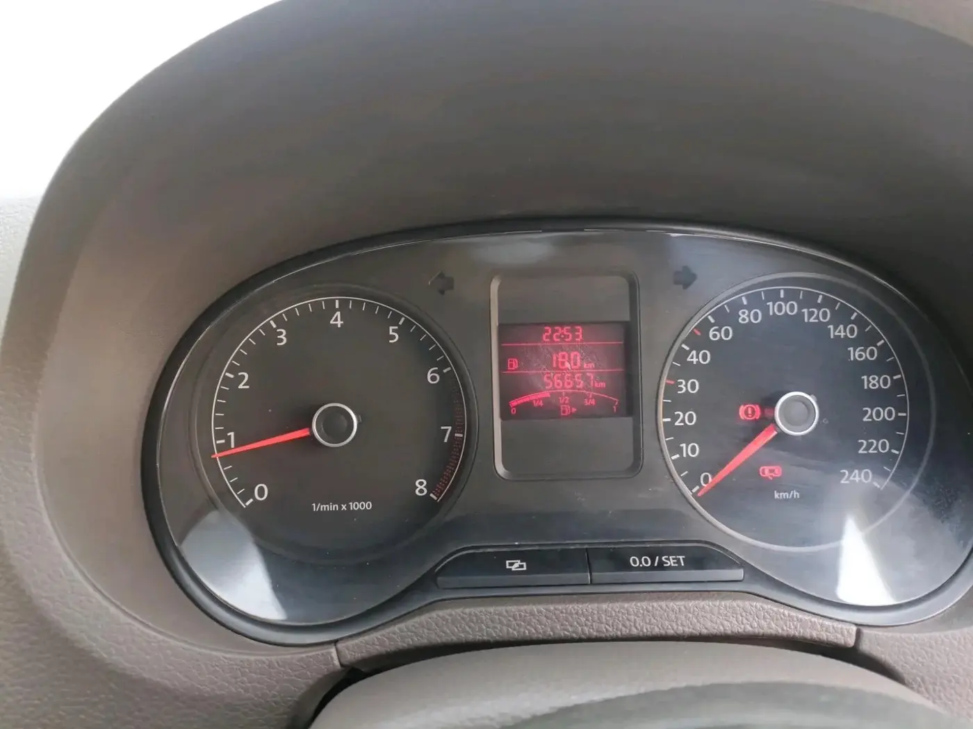 2011 Volkswagen Vento HIGHLINE 1.6 MPI, Petrol, Manual, 56,657 km, interior