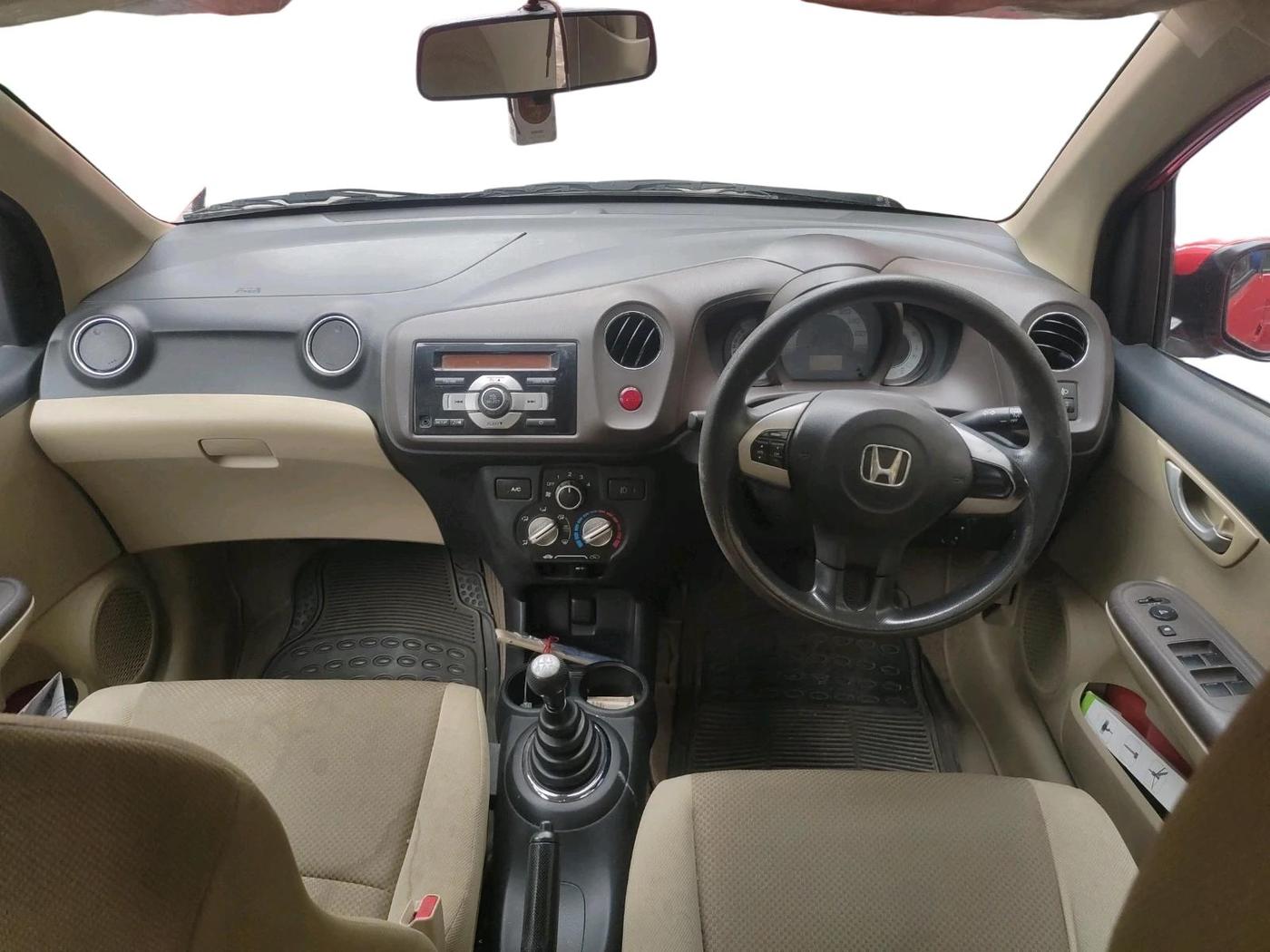 2013 Honda Brio V MT, Petrol, Manual, 50,215 km, interior