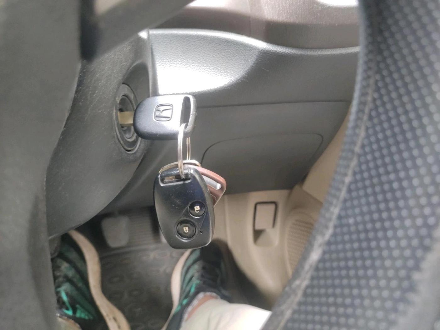 2013 Honda Brio V MT, Petrol, Manual, 50,215 km, interior