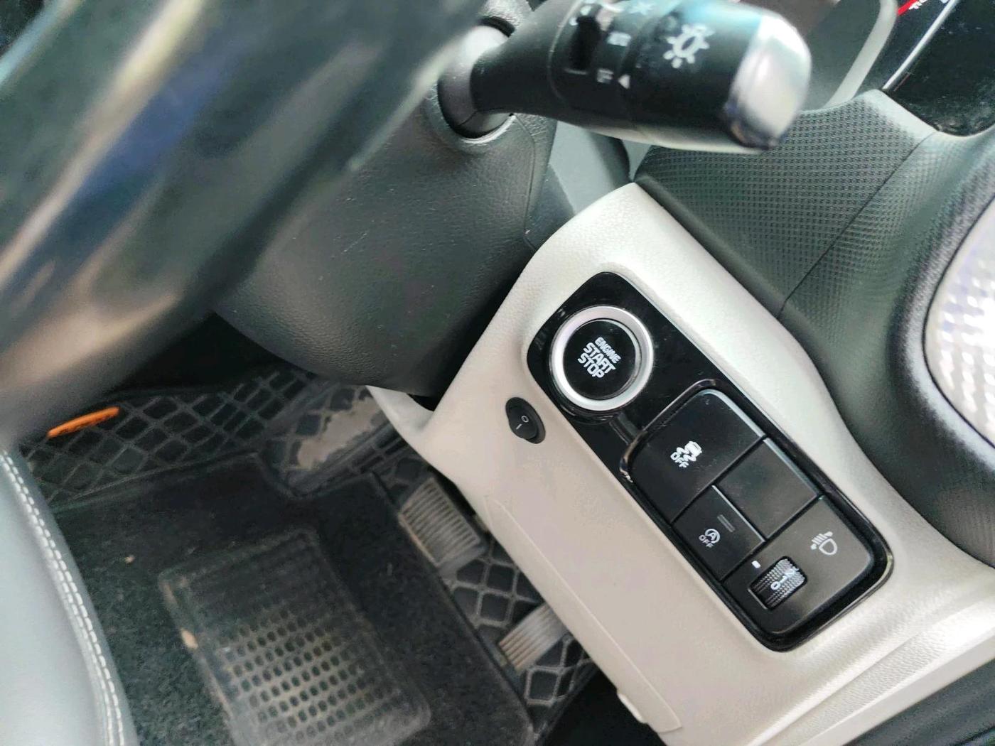 2023 KIA SONET HTX 1.5 AT, Diesel, Automatic, 88,883 km, interior