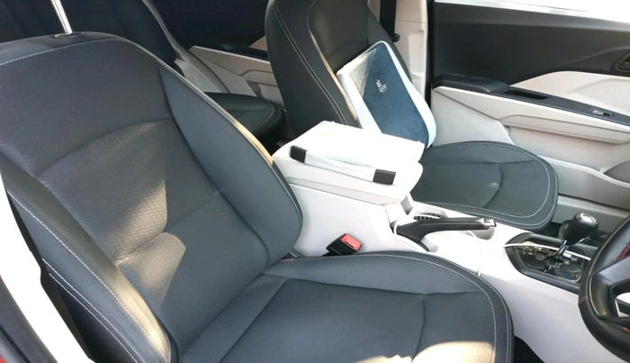 2021 Mahindra XUV300 W6 1.2 PETROL AMT, Petrol, Automatic, 46,593 km, interior