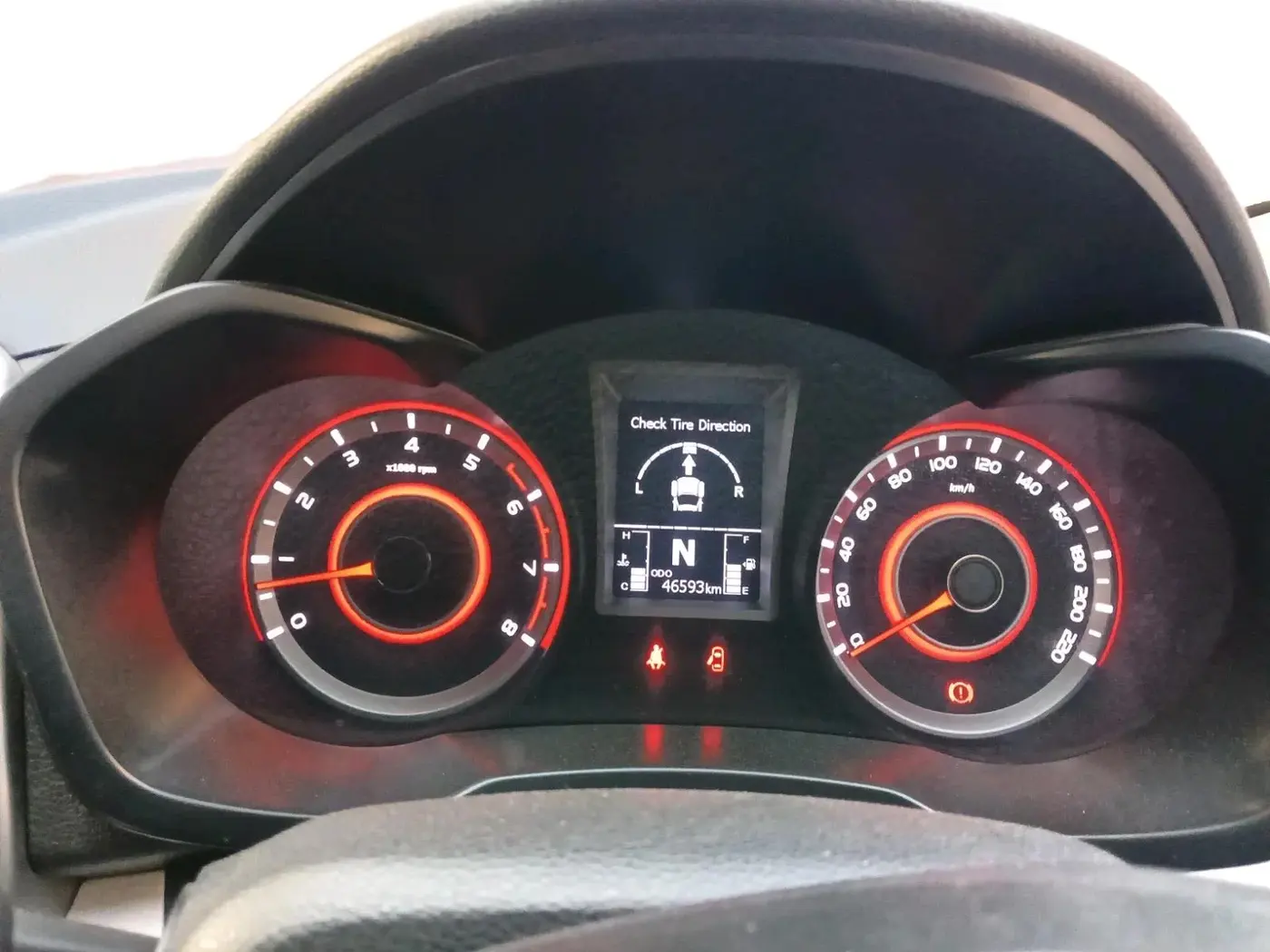 2021 Mahindra XUV300 W6 1.2 PETROL AMT, Petrol, Automatic, 46,593 km, interior