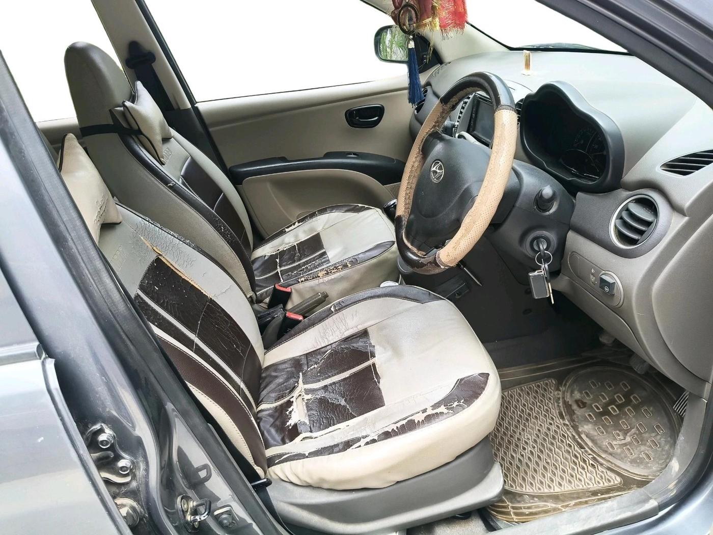 2015 Hyundai i10 MAGNA 1.1, CNG, Manual, 1,29,673 km, interior
