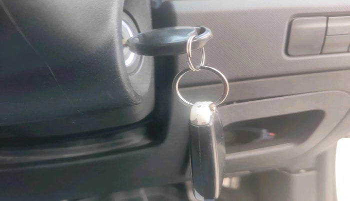 2023 Tata PUNCH PURE MT CNG, CNG, Manual, 57,403 km, interior