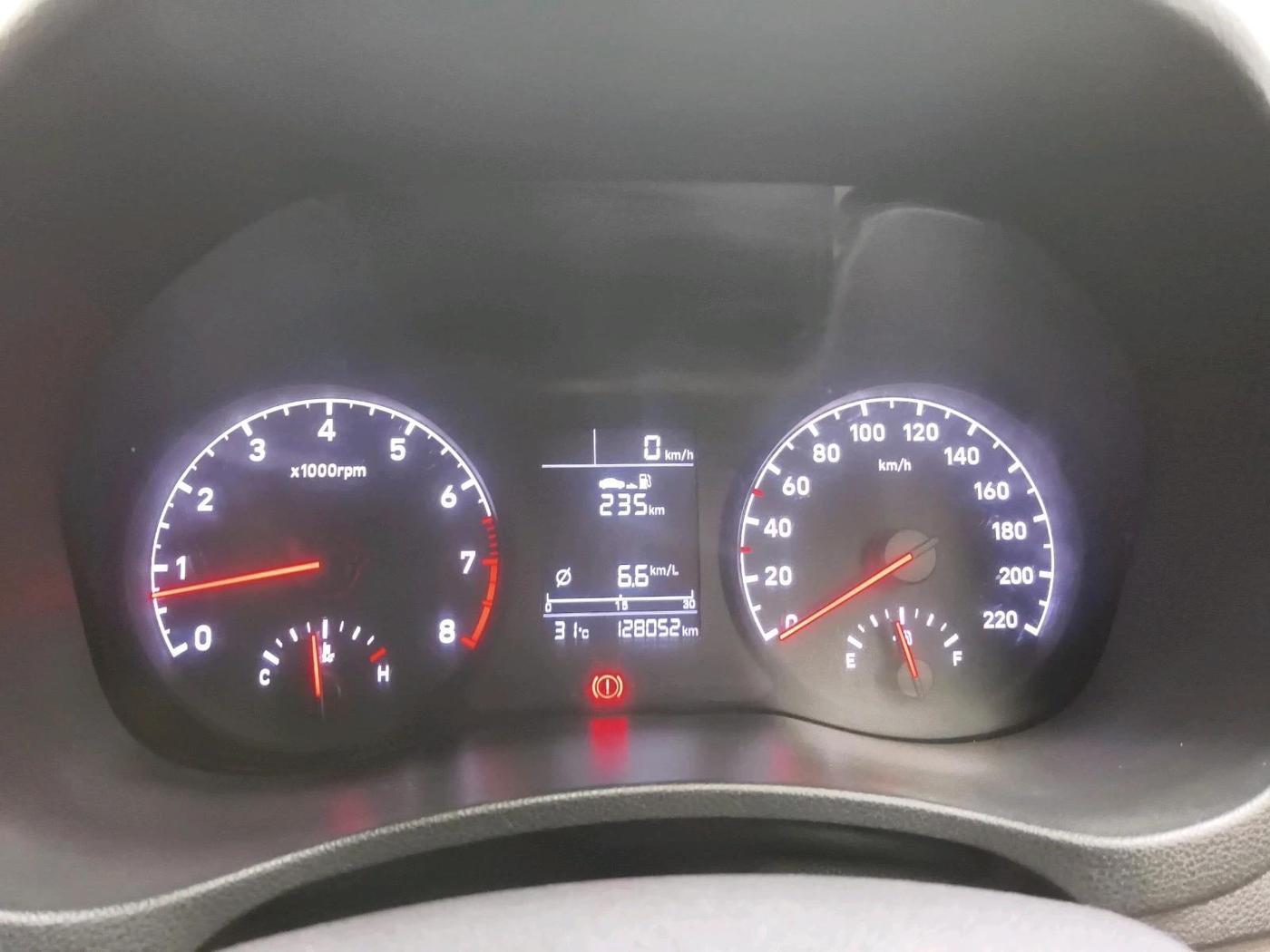 2018 Hyundai Verna 1.6 VTVT SX, Petrol, Manual, 1,28,052 km, interior