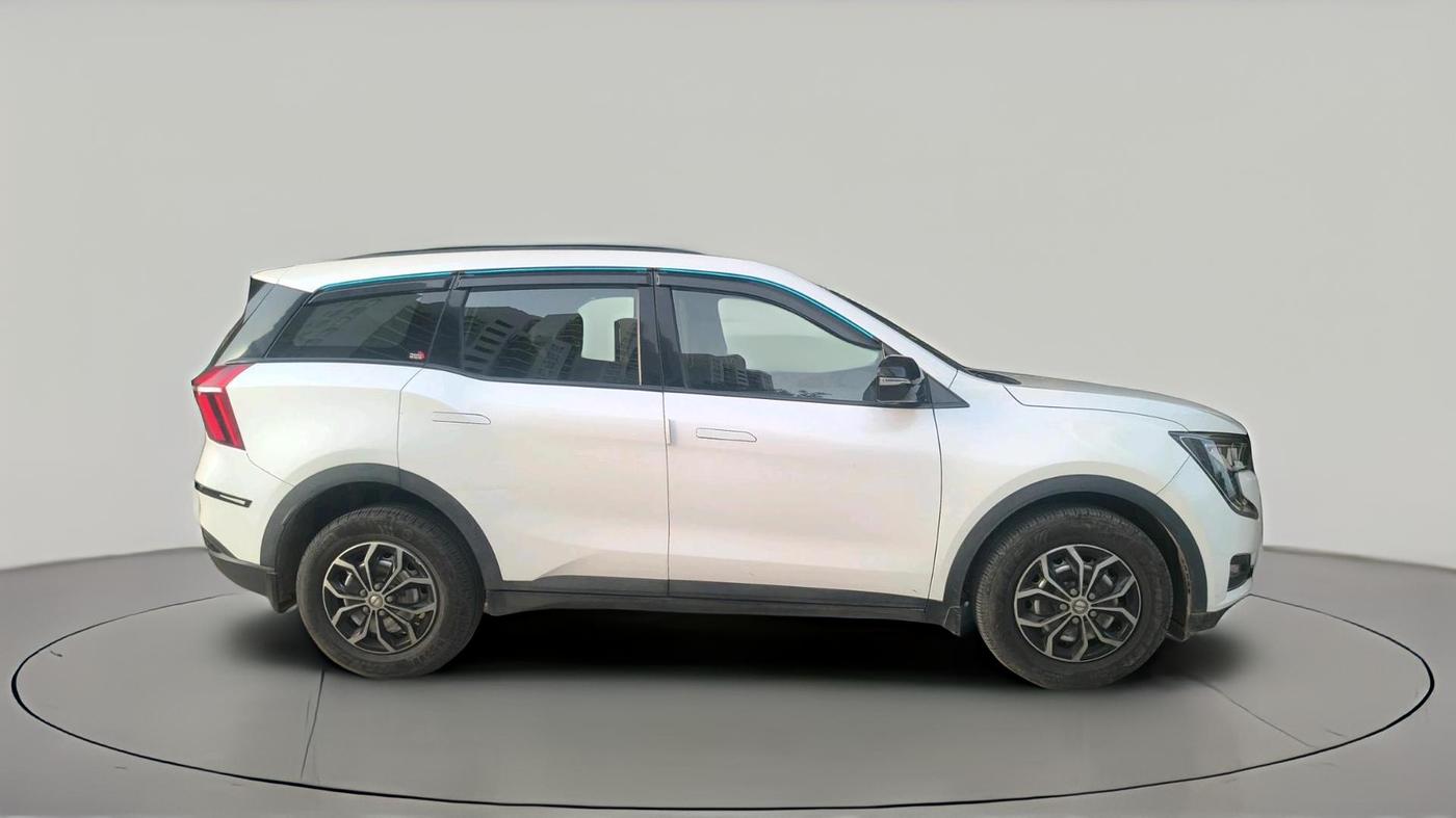 2024 Mahindra XUV700 MX P MT 5 STR, Petrol, Manual, 22,900 km, exterior