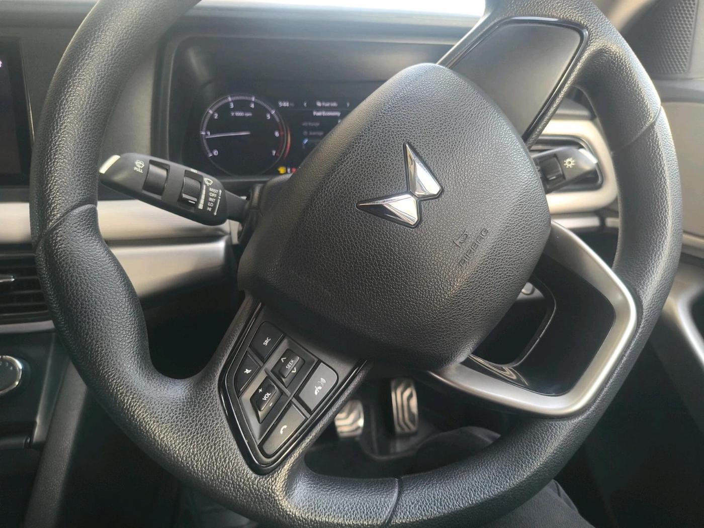 2024 Mahindra XUV700 MX P MT 5 STR, Petrol, Manual, 22,900 km, interior