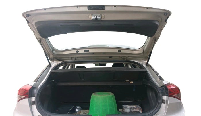 2015 Hyundai i20 Active 1.2 BASE, Petrol, Manual, 1,19,942 km, exterior