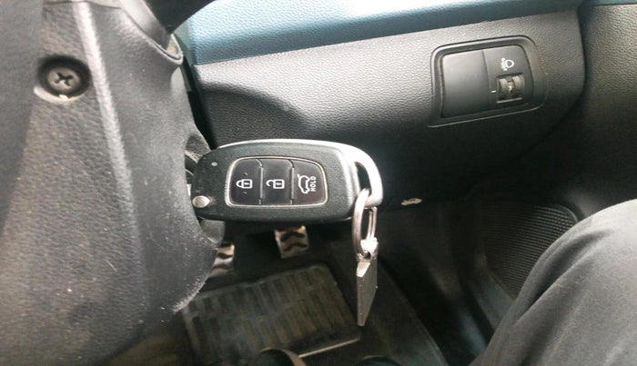 2015 Hyundai i20 Active 1.2 BASE, Petrol, Manual, 1,19,942 km, interior