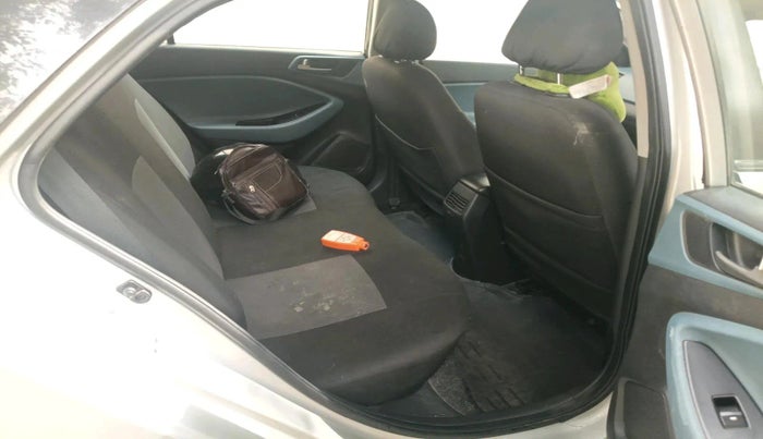 2015 Hyundai i20 Active 1.2 BASE, Petrol, Manual, 1,19,942 km, interior