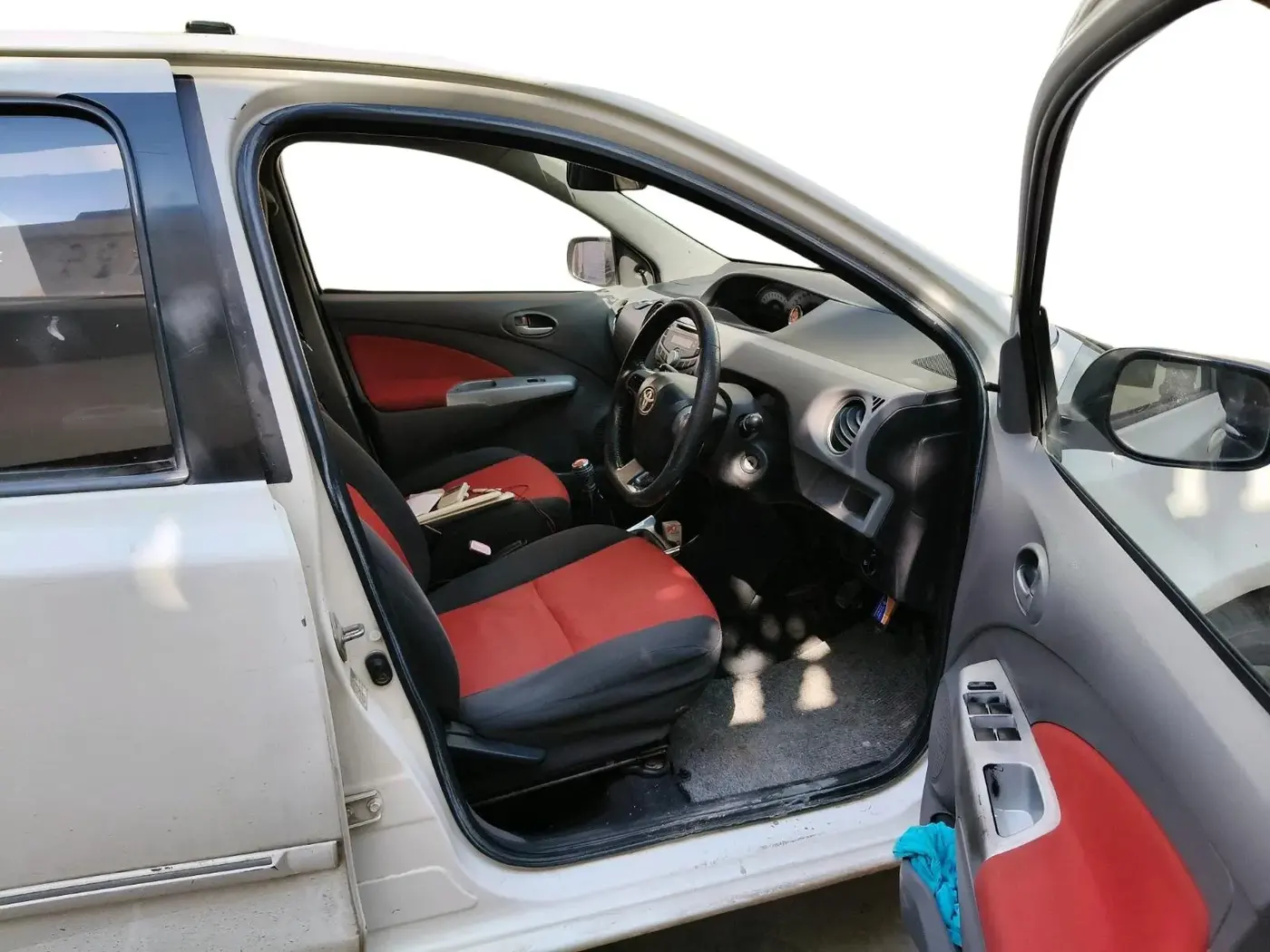 2011 Toyota Etios VX, Petrol, Manual, 90,888 km, interior