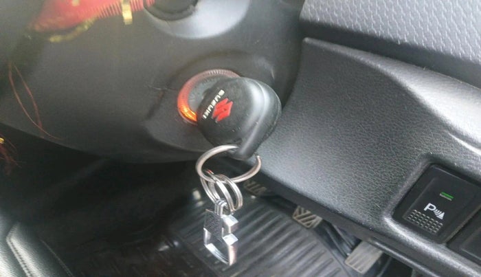 2017 Maruti Vitara Brezza VDI (O), Diesel, Manual, 1,05,000 km, interior