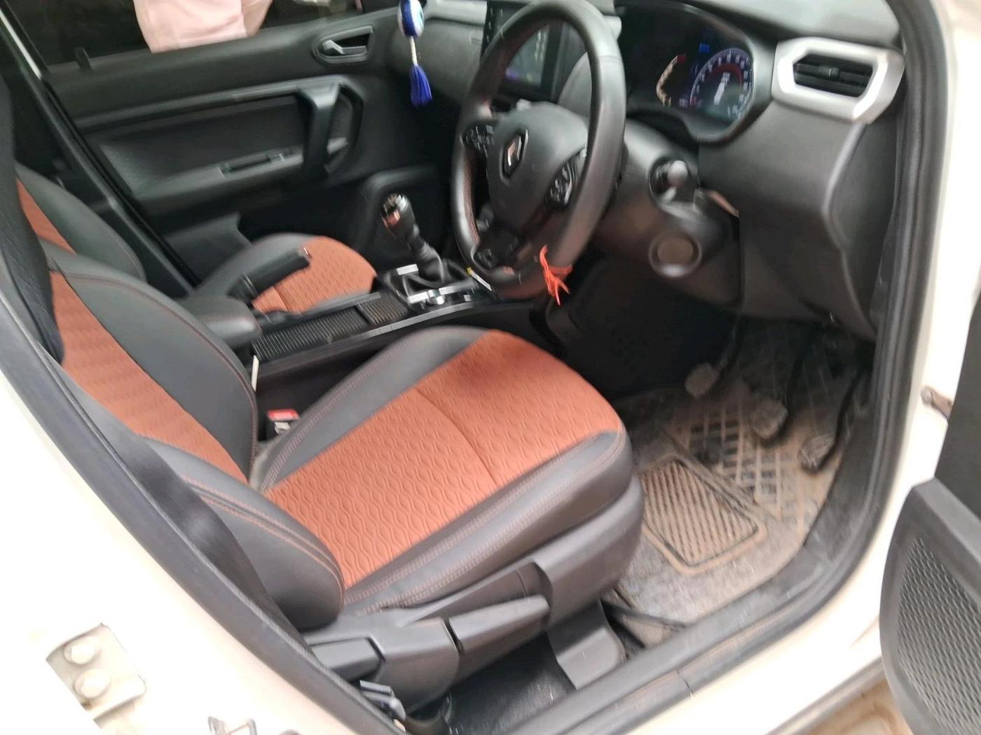 2024 Renault Kiger RXZ MT, CNG, Manual, 14,738 km, interior