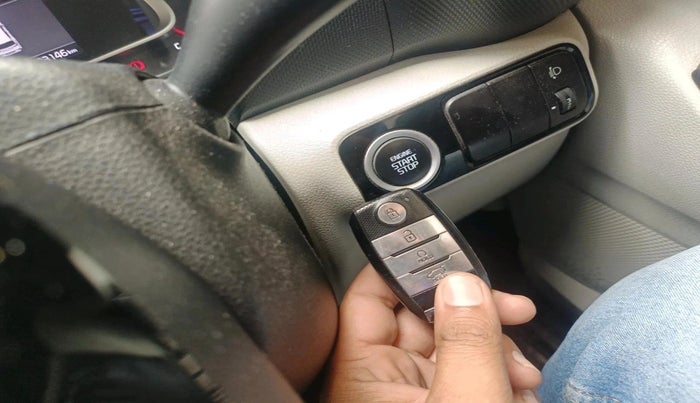 2021 KIA SONET HTX 1.0 IMT, Petrol, Manual, 1,03,146 km, interior