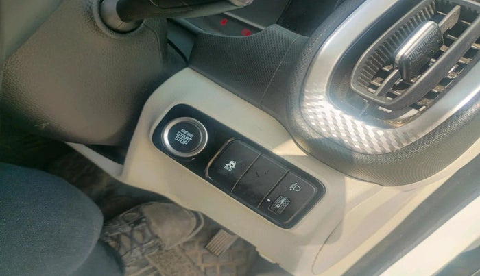 2021 KIA SONET HTX 1.0 IMT, Petrol, Manual, 88,191 km, interior