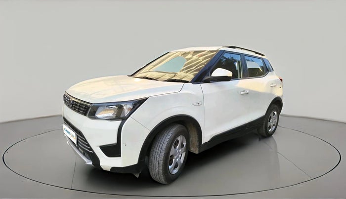 2020 Mahindra XUV300 W6 1.5 DIESEL AMT, Diesel, Automatic, 1,84,794 km, exterior
