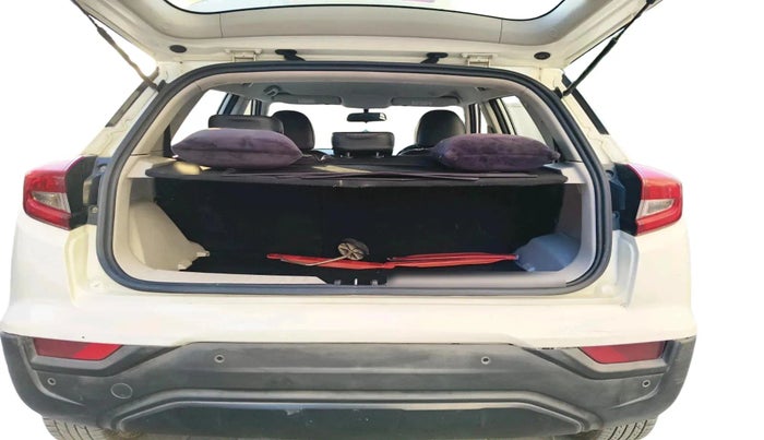 2020 Mahindra XUV300 W6 1.5 DIESEL AMT, Diesel, Automatic, 1,84,794 km, exterior