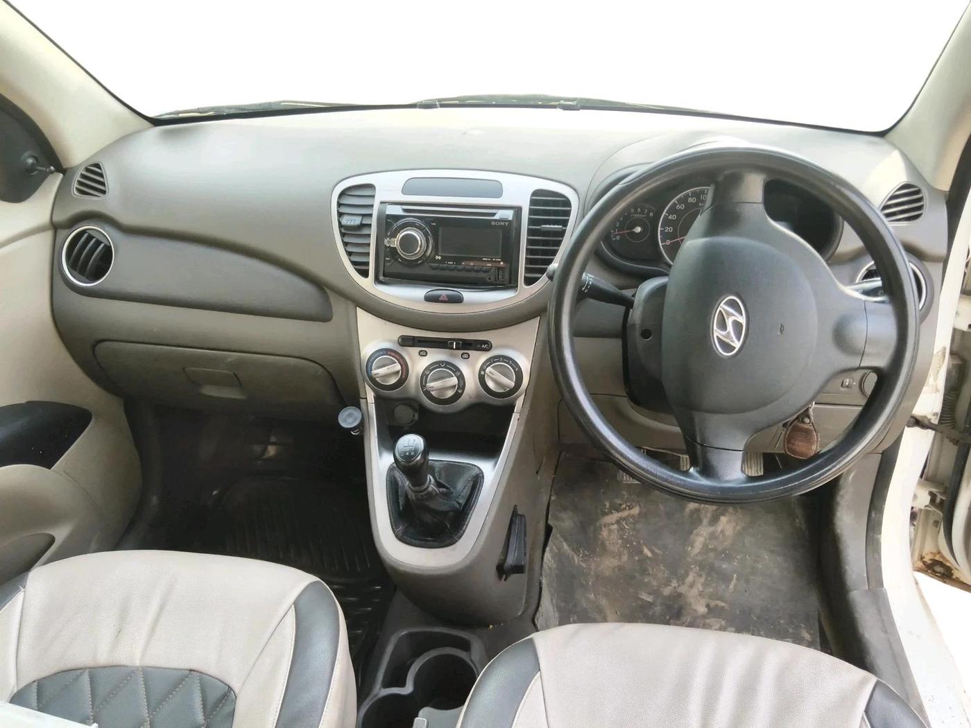 2015 Hyundai i10 MAGNA 1.1, Petrol, Manual, 59,677 km, interior