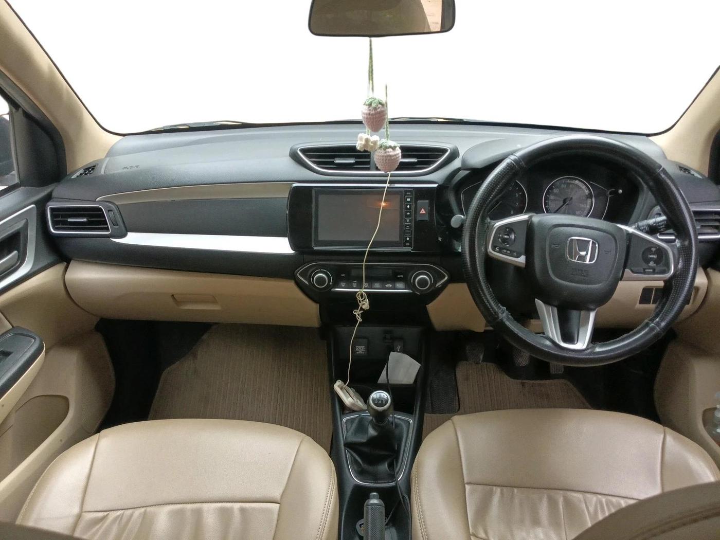 2022 Honda Amaze 1.2L I-VTEC VX, Petrol, Manual, 32,957 km, interior