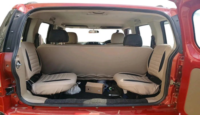 2018 Mahindra TUV300 T6 PLUS, Diesel, Manual, 1,38,603 km, exterior