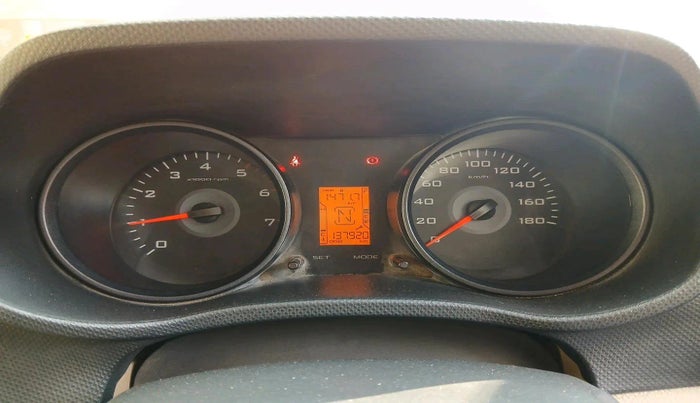 2018 Mahindra TUV300 T6 PLUS, Diesel, Manual, 1,38,603 km, interior