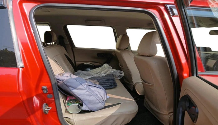 2018 Mahindra TUV300 T6 PLUS, Diesel, Manual, 1,38,603 km, interior