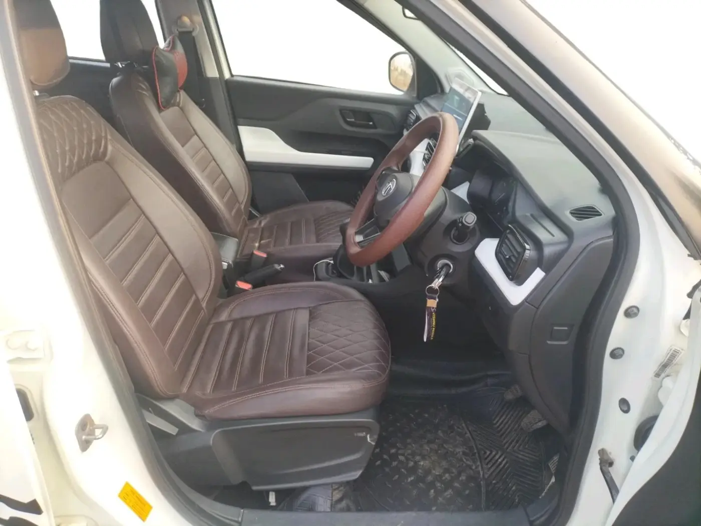 2022 Tata PUNCH PURE MT, Petrol, Manual, 37,628 km, interior