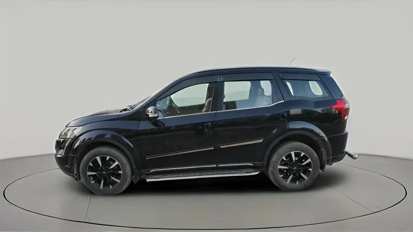 2018 Mahindra XUV500 W11, Diesel, Manual, 68,805 km, exterior