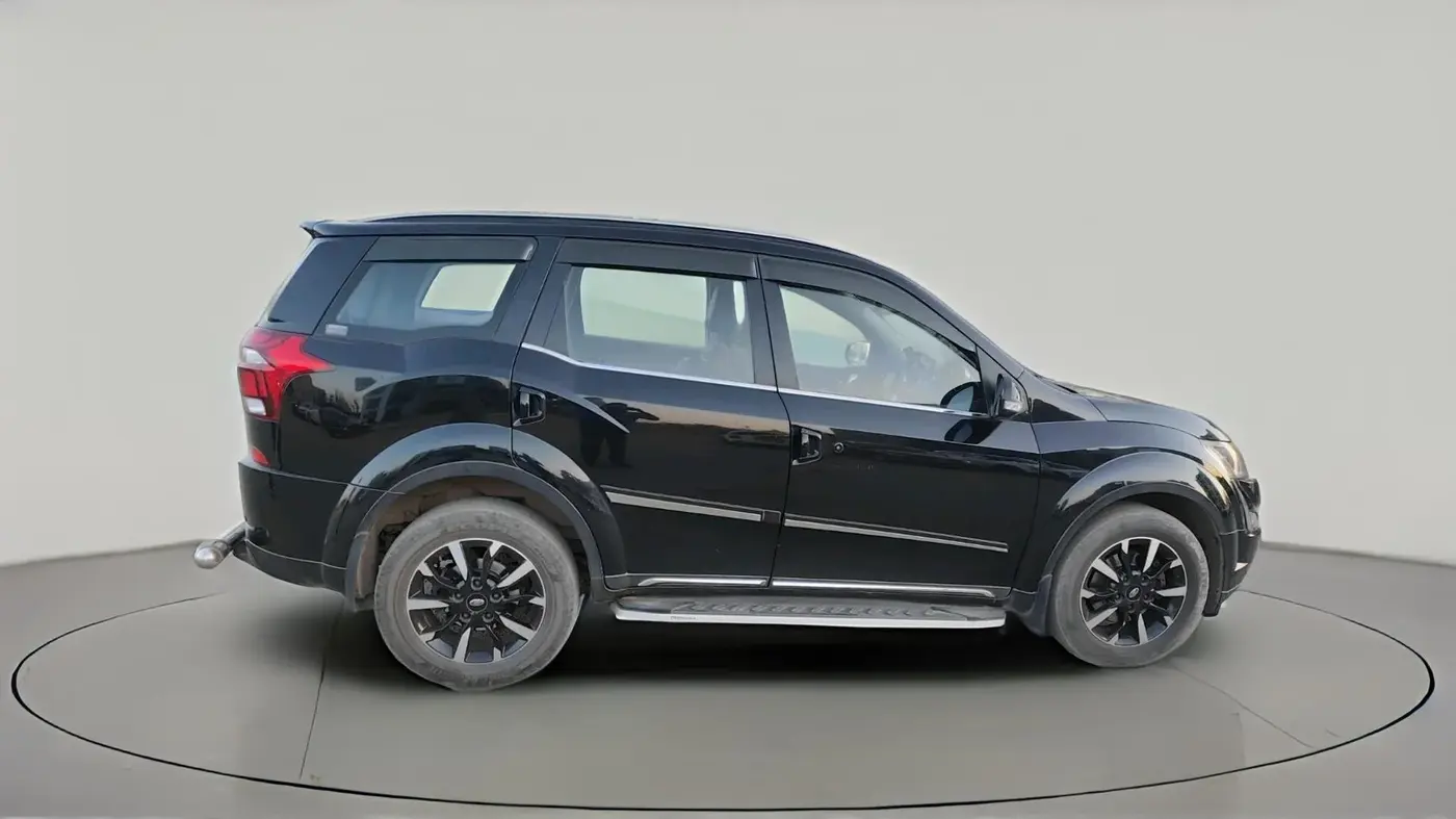 2018 Mahindra XUV500 W11, Diesel, Manual, 68,805 km, exterior