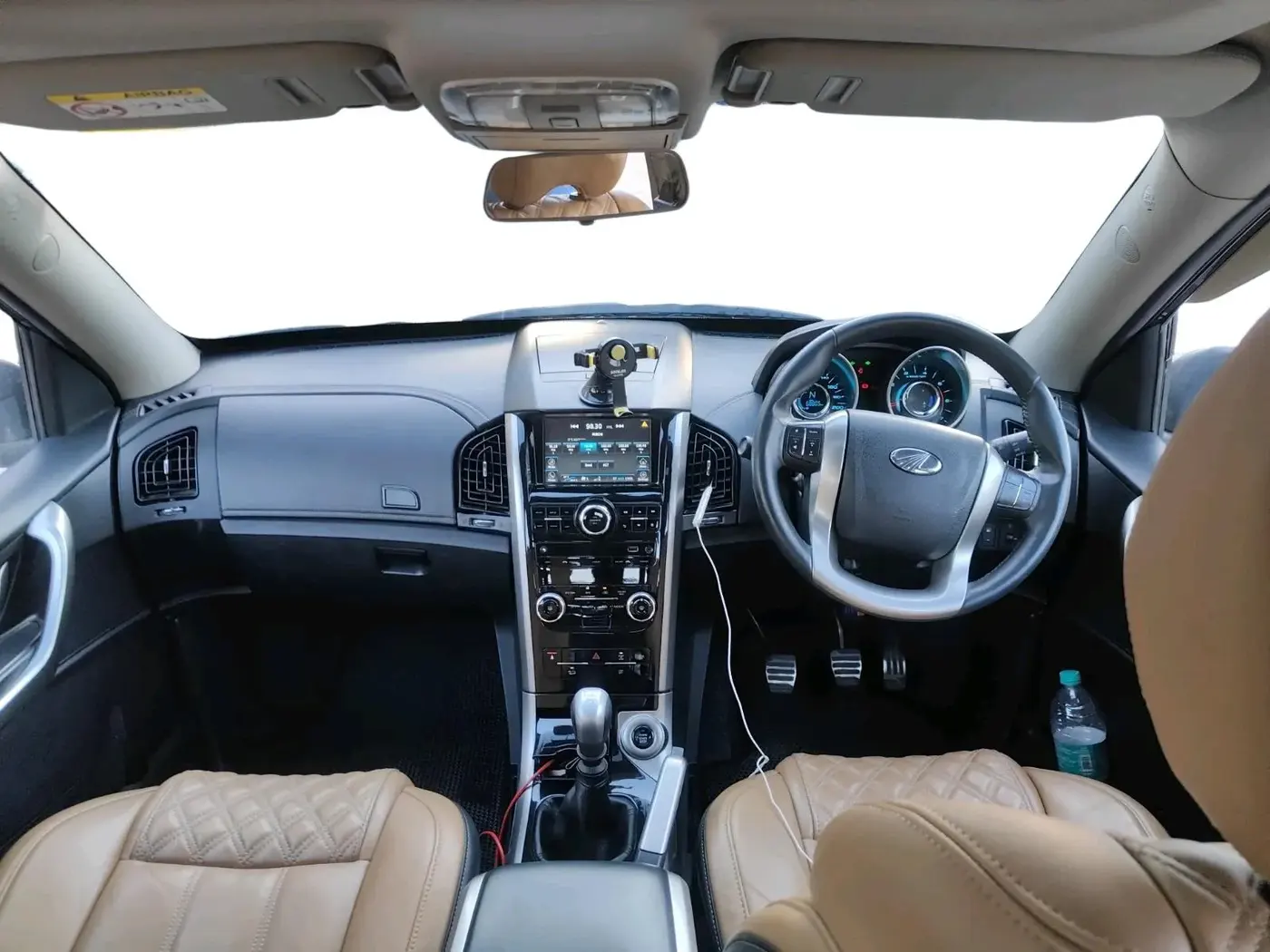 2018 Mahindra XUV500 W11, Diesel, Manual, 68,805 km, interior