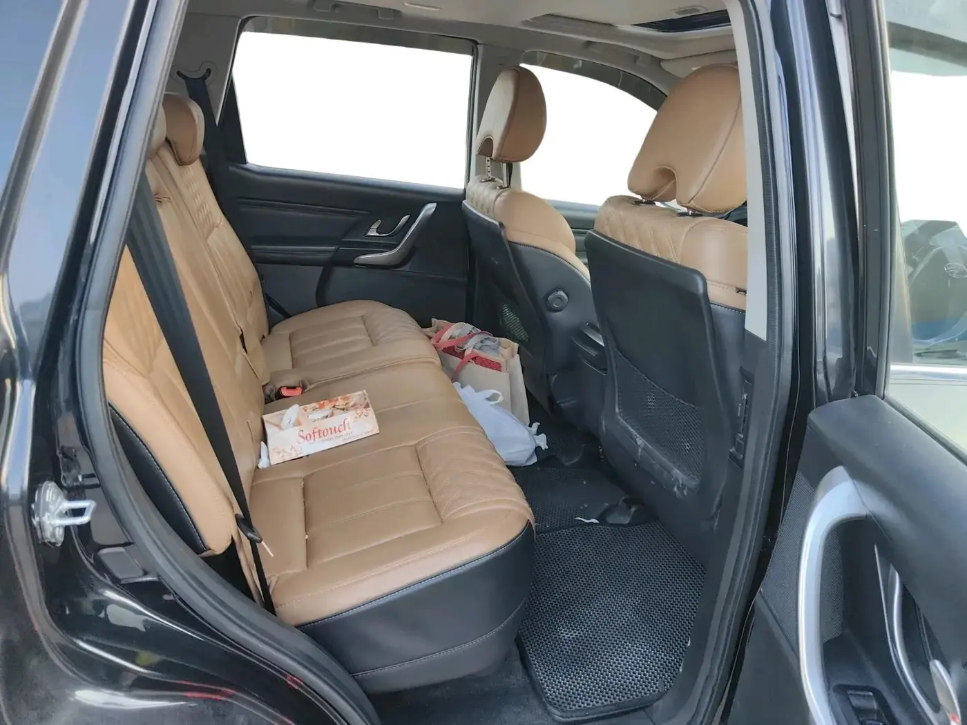 2018 Mahindra XUV500 W11, Diesel, Manual, 68,805 km, interior