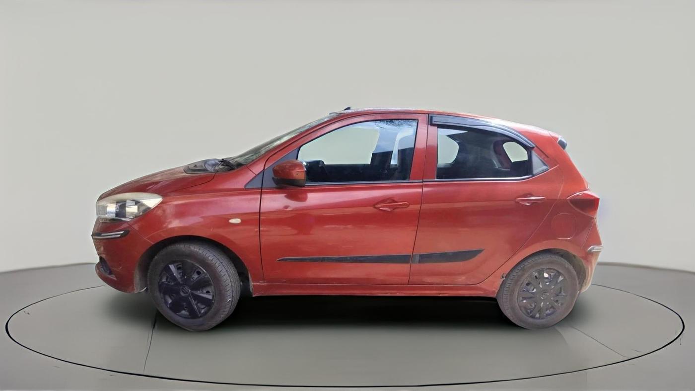 2017 Tata Tiago XT PETROL, Petrol, Manual, 68,189 km, exterior