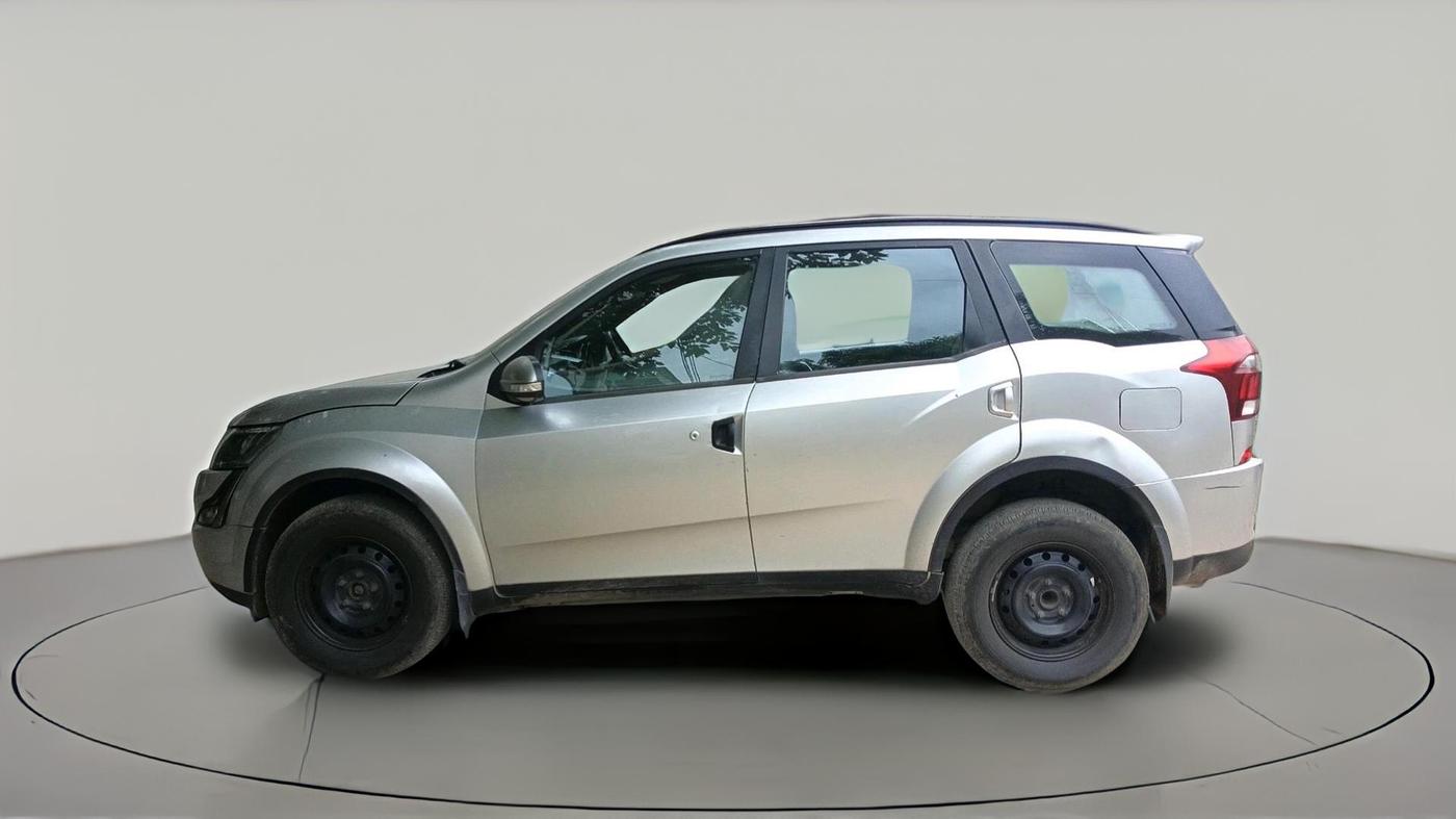 2018 Mahindra XUV500 W7 AT, Diesel, Automatic, 92,295 km, exterior