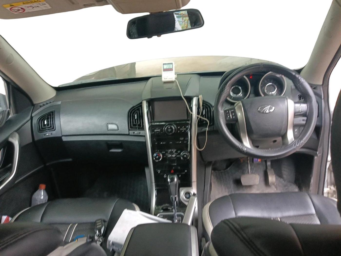 2018 Mahindra XUV500 W7 AT, Diesel, Automatic, 92,295 km, interior