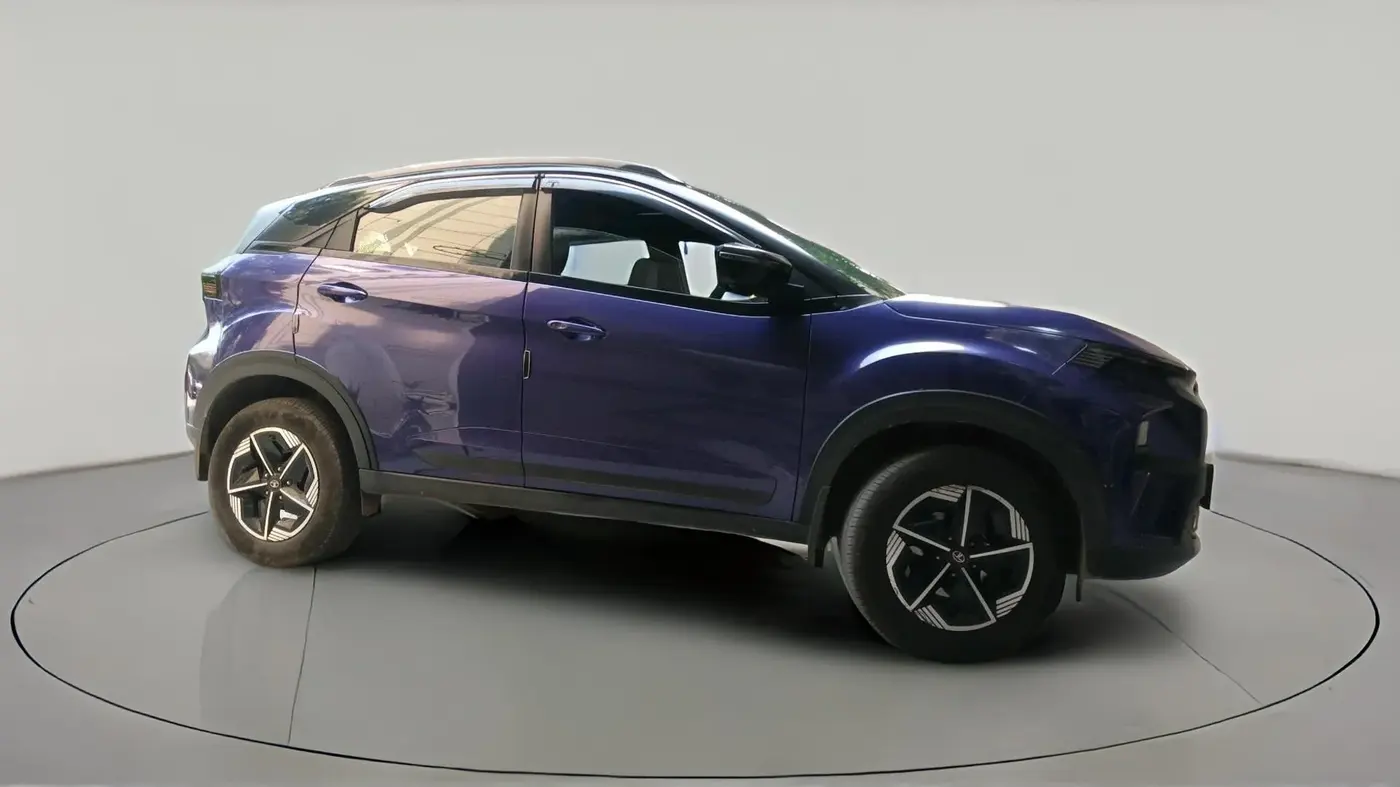 2024 Tata NEXON FEARLESS PURPLE + SUNROOF DCA DUAL TONE 1.2 PETROL, Petrol, Automatic, 11,251 km, exterior
