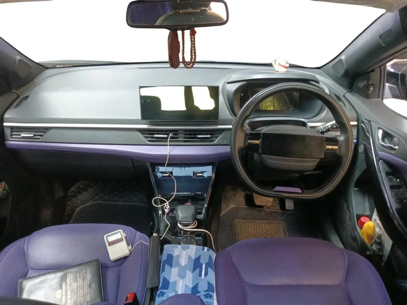 2024 Tata NEXON FEARLESS PURPLE + SUNROOF DCA DUAL TONE 1.2 PETROL, Petrol, Automatic, 11,251 km, interior