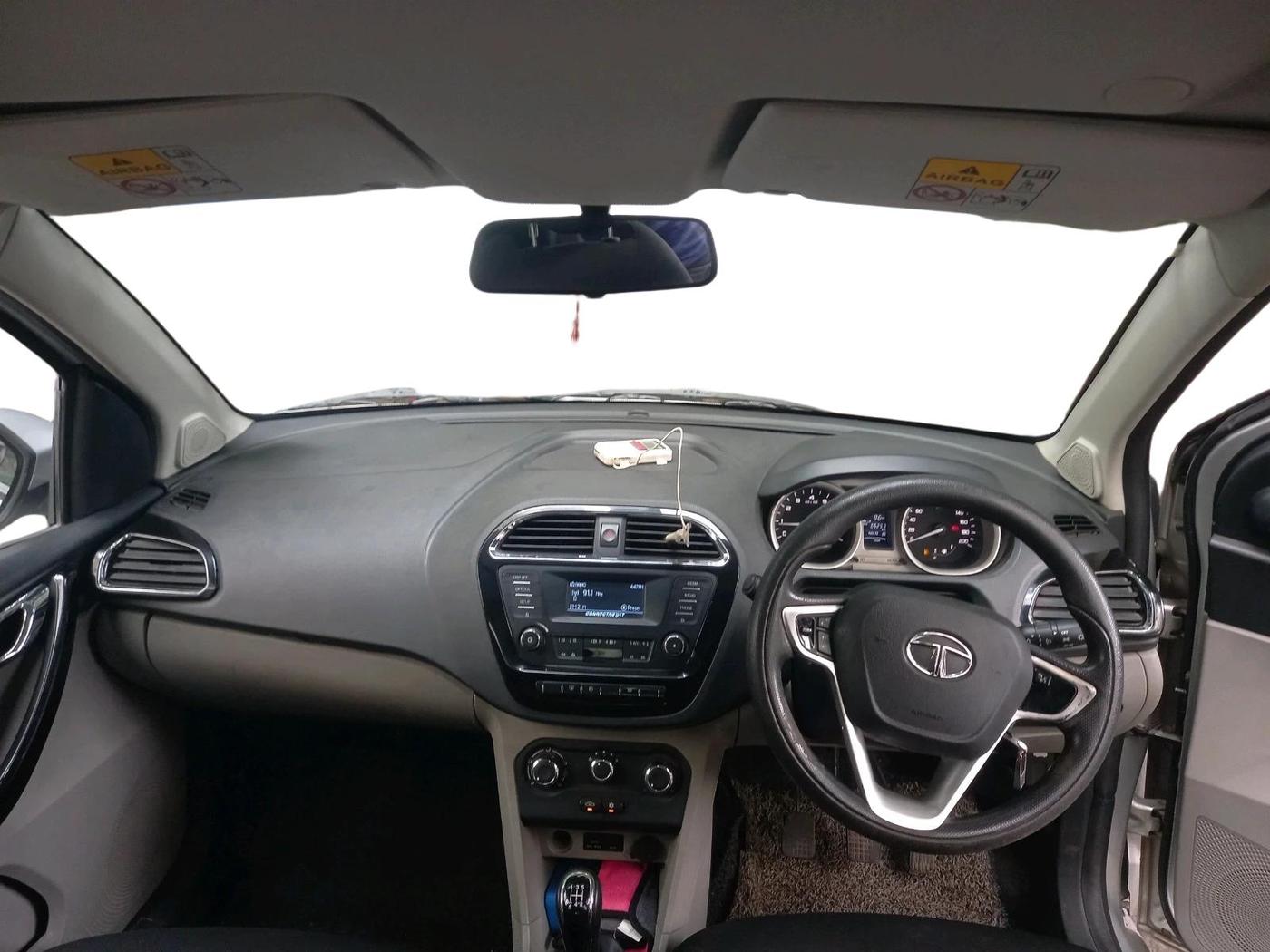 2016 Tata Tiago XZ PETROL, Petrol, Manual, 65,253 km, interior