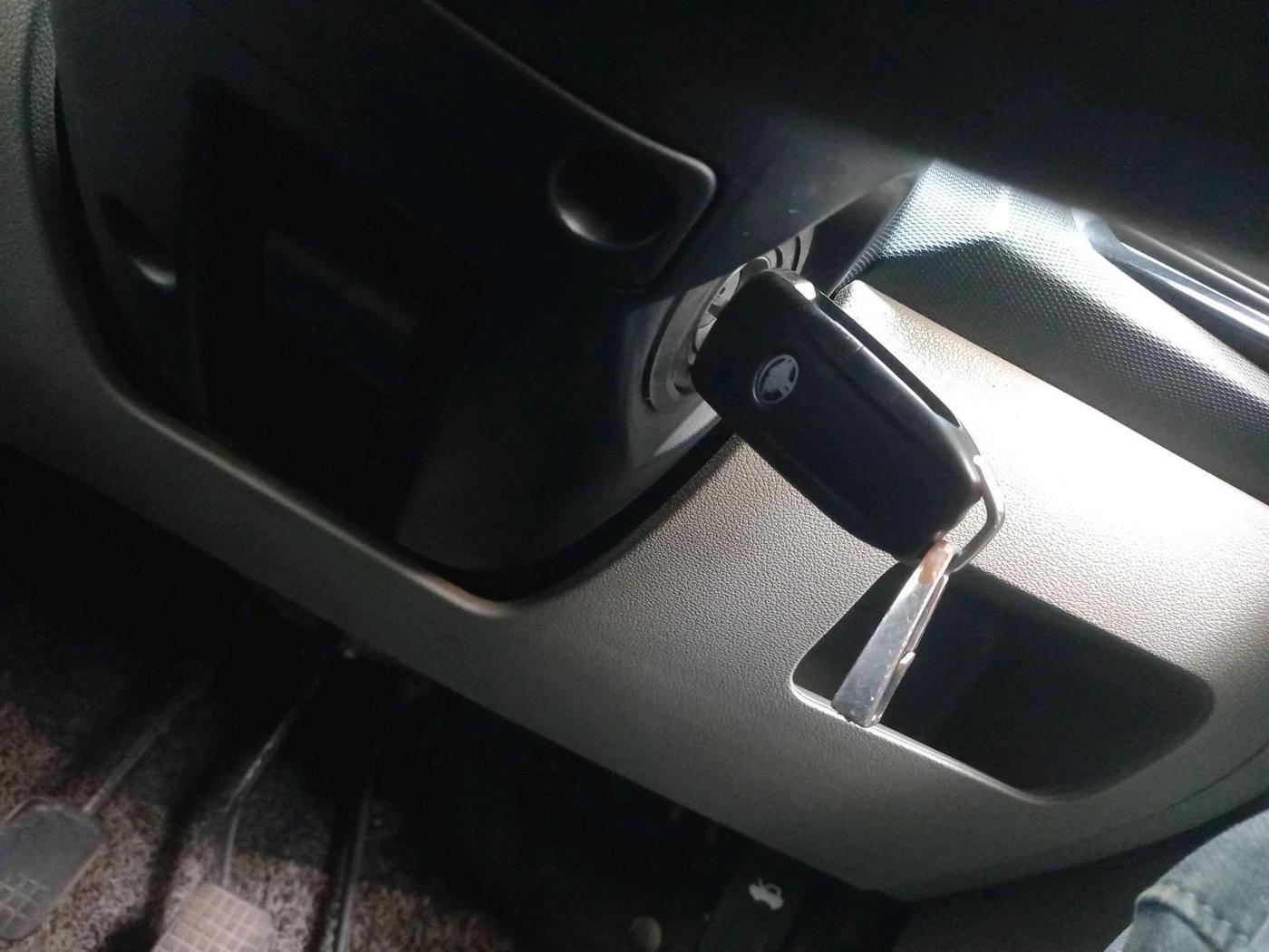 2016 Tata Tiago XZ PETROL, Petrol, Manual, 65,253 km, interior